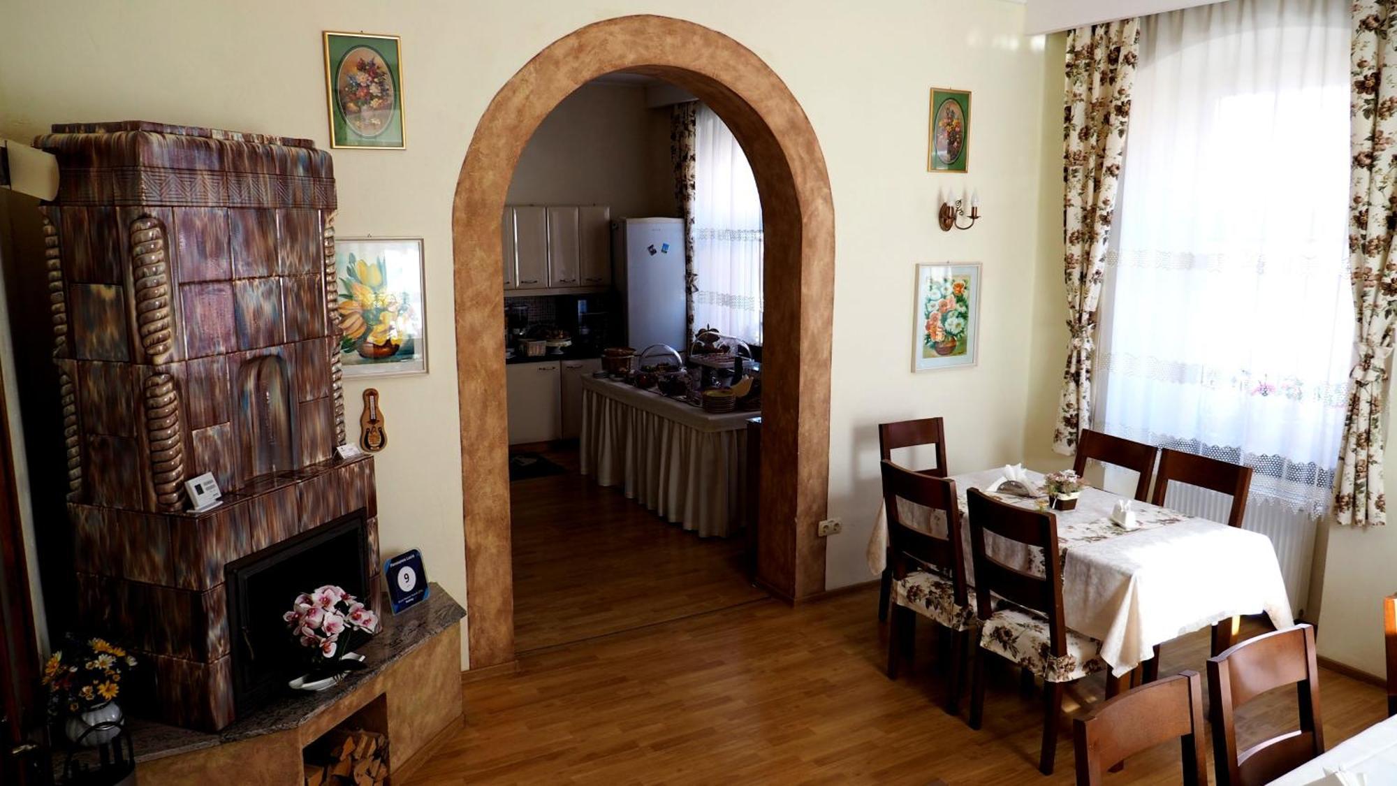 Pensiunea Lucia Sfântu-Gheorghe Esterno foto