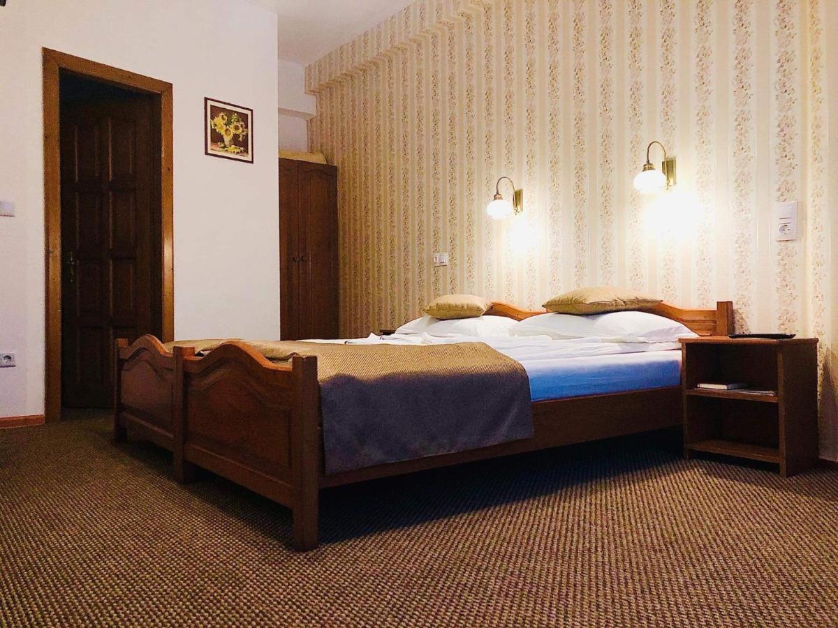 Pensiunea Lucia Sfântu-Gheorghe Esterno foto